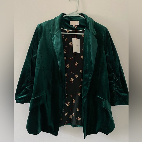 Emerald Green Velvet Blazer - Picture 1 of 4